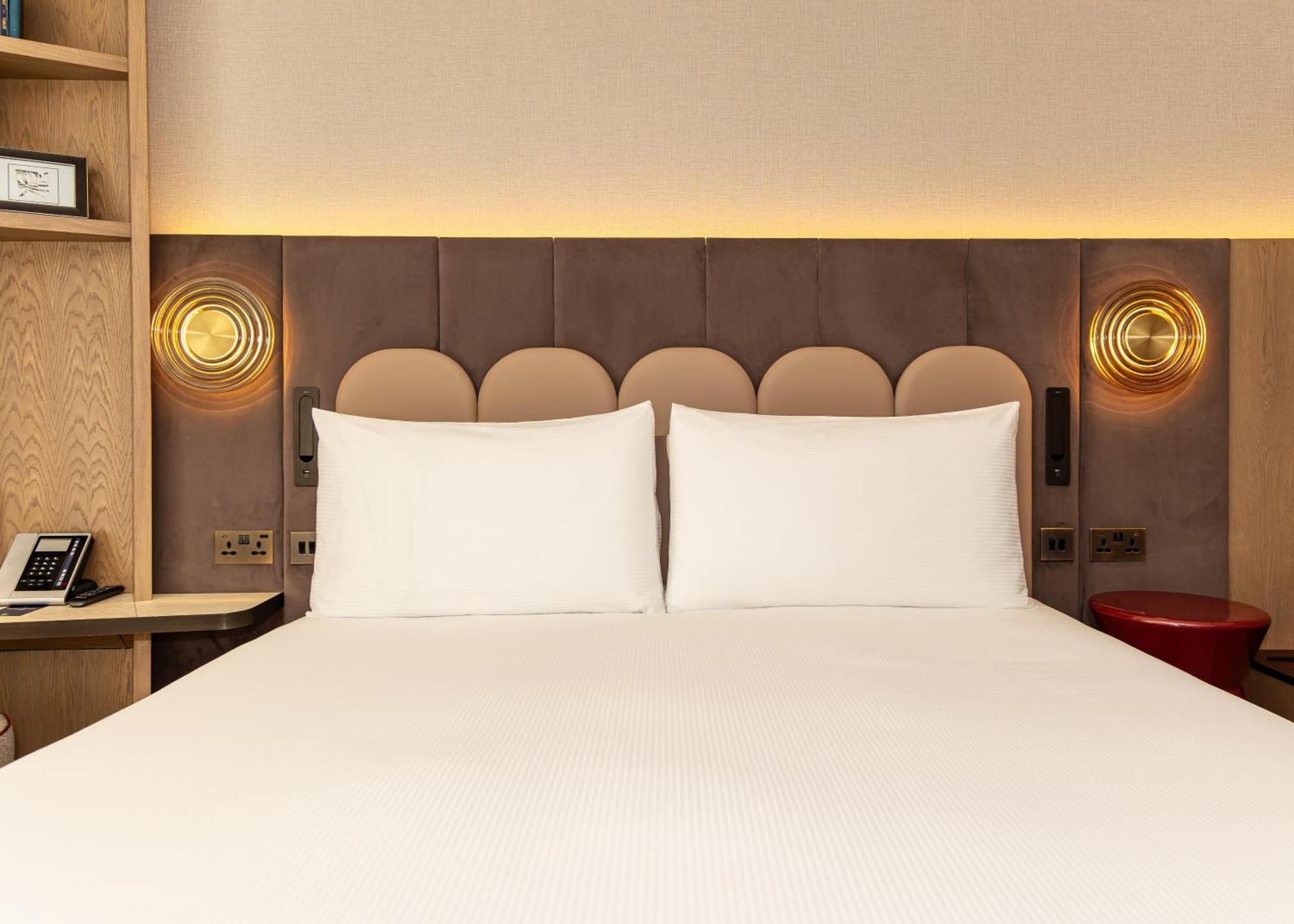 Deluxe Tower King Room